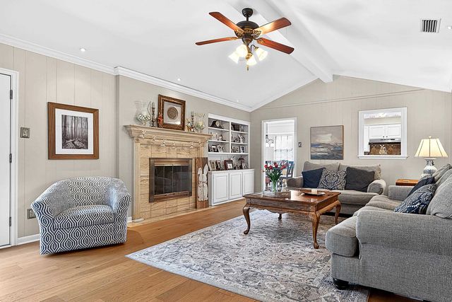 2002 E Warwick Circle, Longview, TX 75601