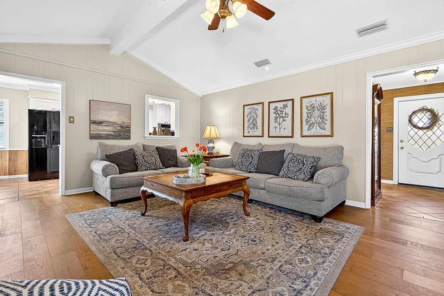 2002 E Warwick Circle, Longview, TX 75601