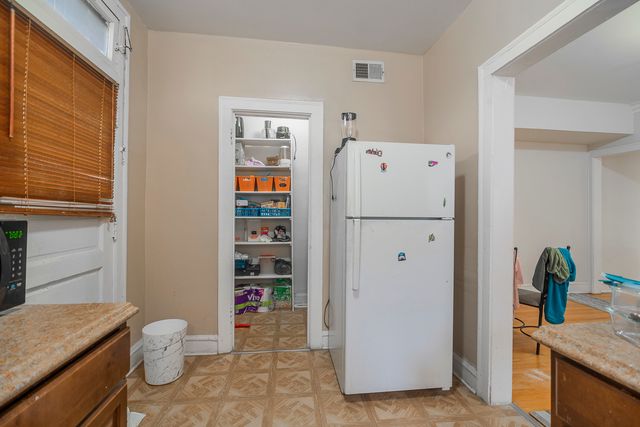 6507 N Hoyne Avenue 3N, Chicago, IL 60645