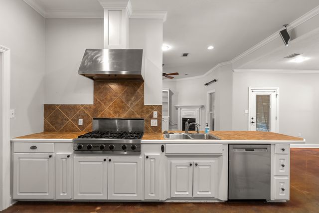 212 Morrell Cir., Hattiesburg, MS 39402