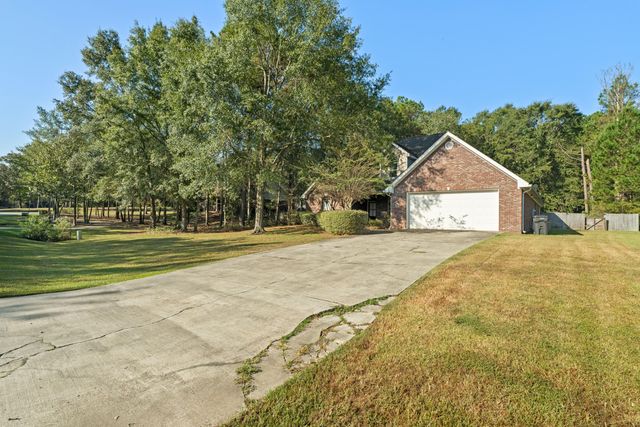 212 Morrell Cir., Hattiesburg, MS 39402