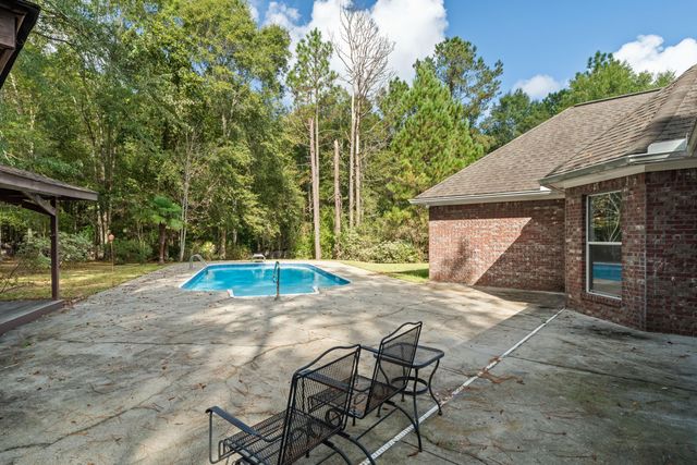 212 Morrell Cir., Hattiesburg, MS 39402