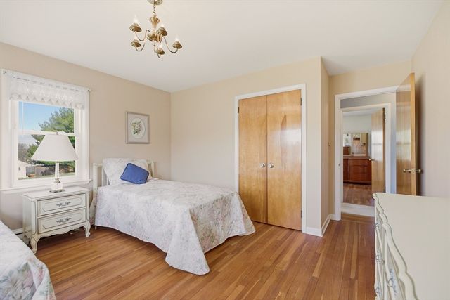 24 Kearns, Tiverton, RI 02878