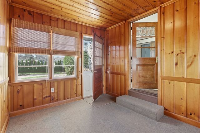 24 Kearns, Tiverton, RI 02878