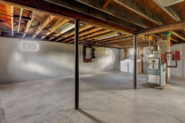 24 Kearns, Tiverton, RI 02878