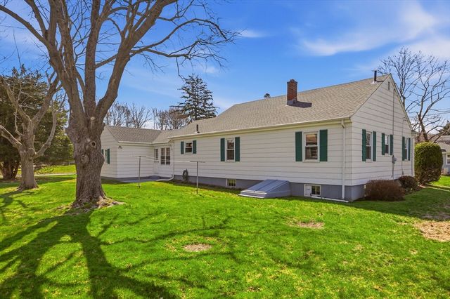 24 Kearns, Tiverton, RI 02878
