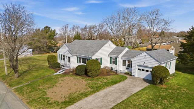 24 Kearns, Tiverton, RI 02878