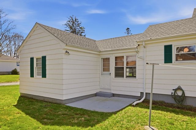 24 Kearns, Tiverton, RI 02878