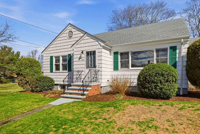 24 Kearns, Tiverton, RI 02878