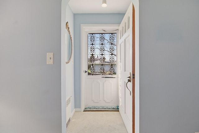 24 Kearns, Tiverton, RI 02878