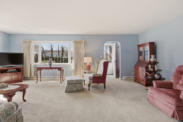 24 Kearns, Tiverton, RI 02878