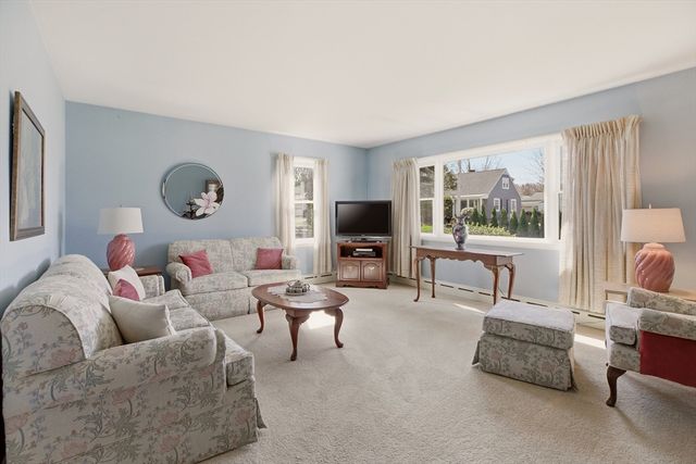 24 Kearns, Tiverton, RI 02878