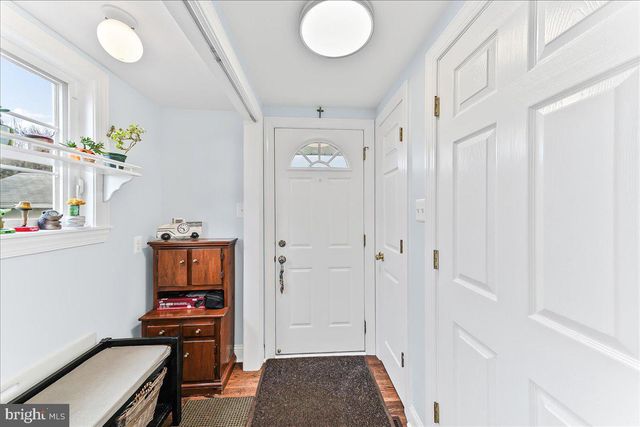 251 KOSSUTH AVE, Folsom, PA 19033