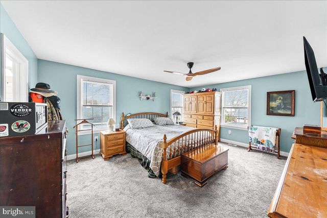 251 KOSSUTH AVE, Folsom, PA 19033