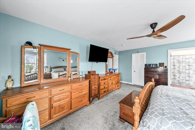 251 KOSSUTH AVE, Folsom, PA 19033