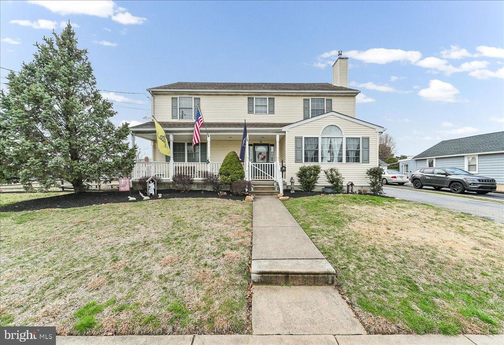 251 KOSSUTH AVE, Folsom, PA 19033