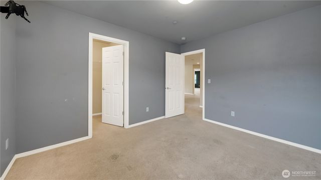 1061 Hiton Circle, Dupont, WA 98327