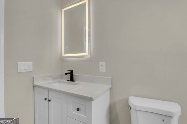 2172 Ben Hill Road, East Point, GA 30344