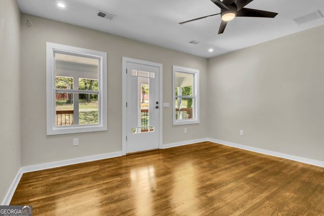 2172 Ben Hill Road, East Point, GA 30344