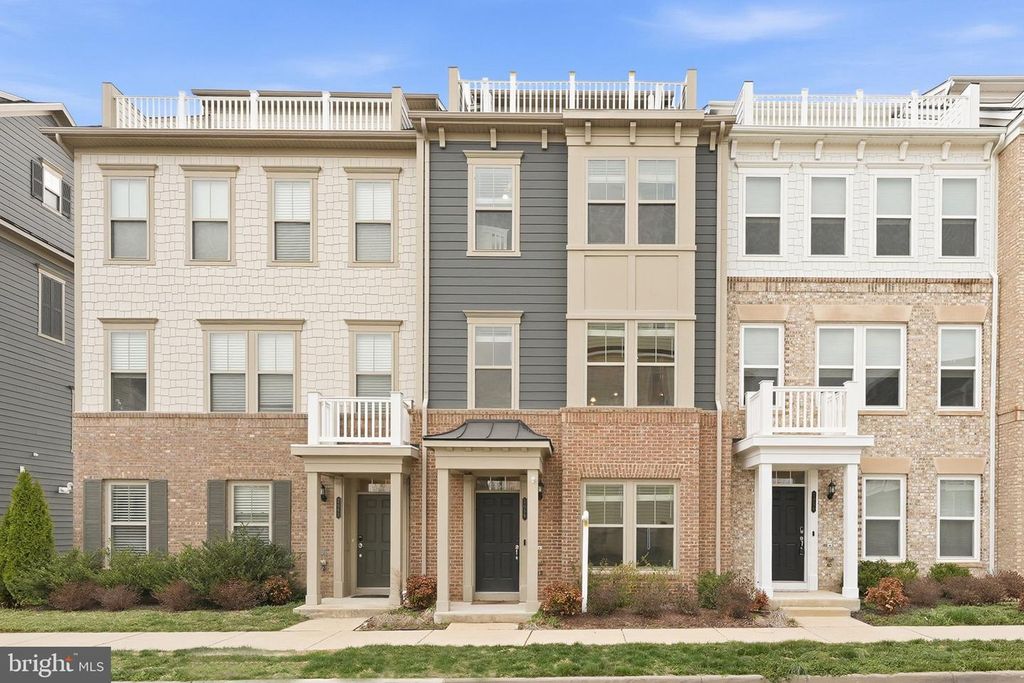 2058 ALDER LN, Dumfries, VA 22026