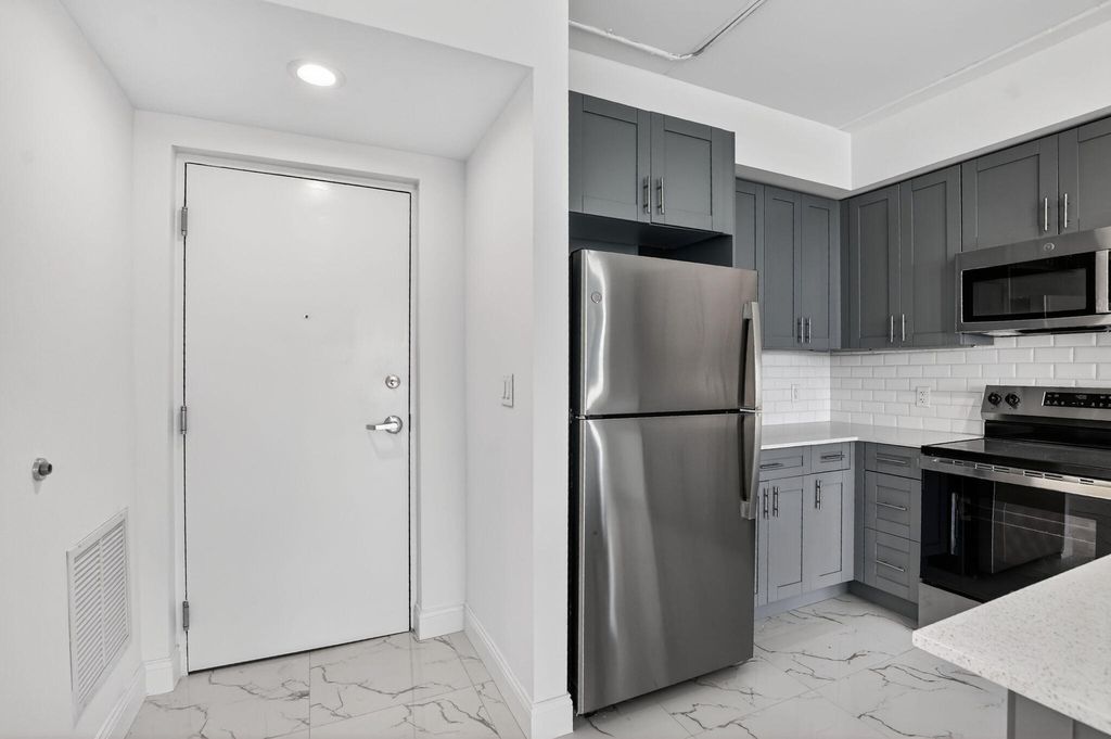 350 W Hidden Valley Boulevard 201, Boca Raton, FL 33487