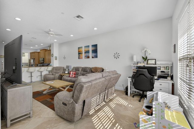 4511 Artesa Way S, Palm Beach Gardens, FL 33418