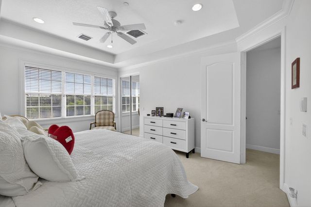 4511 Artesa Way S, Palm Beach Gardens, FL 33418