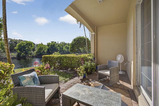 4511 Artesa Way S, Palm Beach Gardens, FL 33418