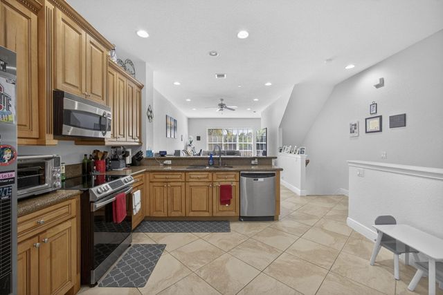 4511 Artesa Way S, Palm Beach Gardens, FL 33418