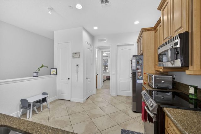 4511 Artesa Way S, Palm Beach Gardens, FL 33418