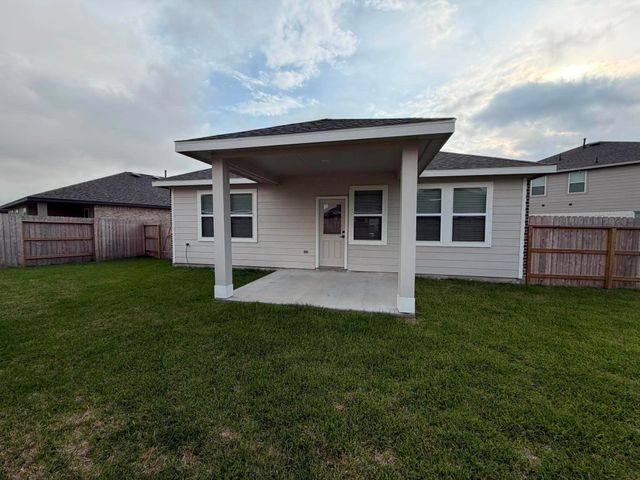 8407 Tranquil Bay Court, Baytown, TX 77523