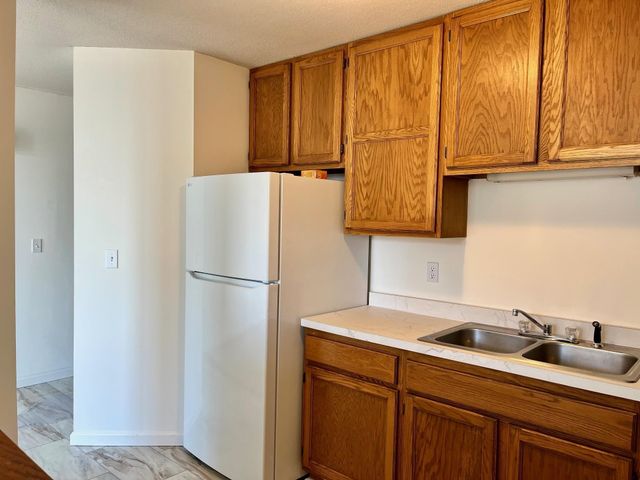 6500 Woodlake Drive 313, Richfield, MN 55423
