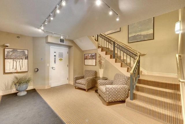 6500 Woodlake Drive 313, Richfield, MN 55423