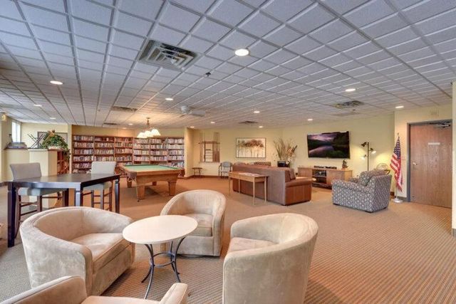 6500 Woodlake Drive 313, Richfield, MN 55423