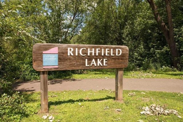 6500 Woodlake Drive 313, Richfield, MN 55423