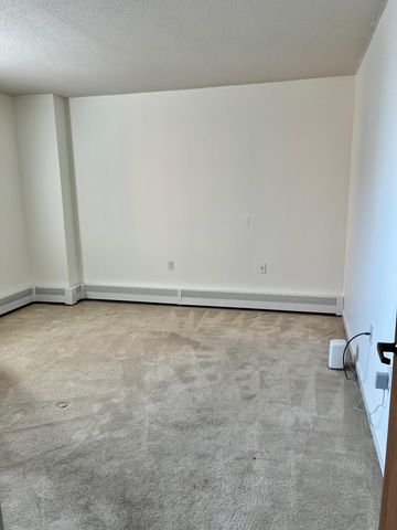 6500 Woodlake Drive 313, Richfield, MN 55423