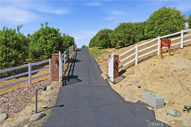 39275 Chaparral, Temecula, CA 92592