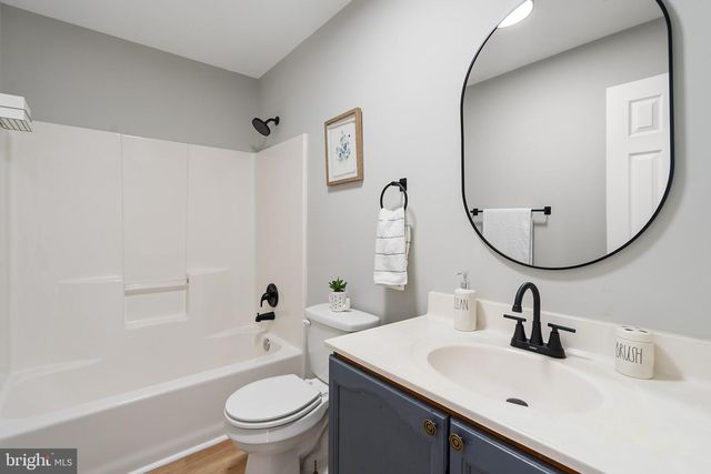 4 FALLING WATER CT, Fredericksburg, VA 22405