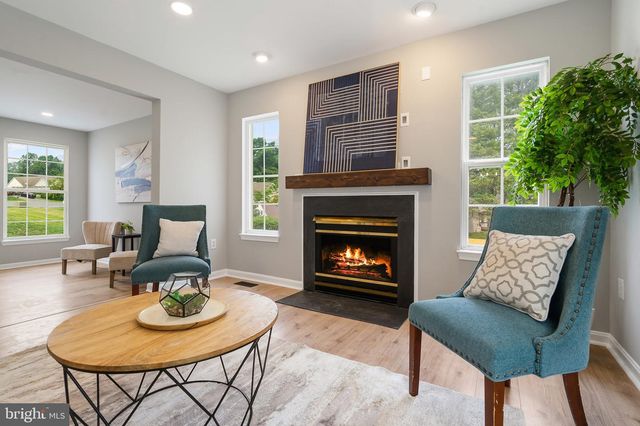 4 FALLING WATER CT, Fredericksburg, VA 22405
