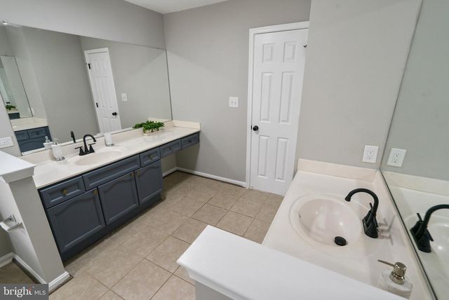 4 FALLING WATER CT, Fredericksburg, VA 22405