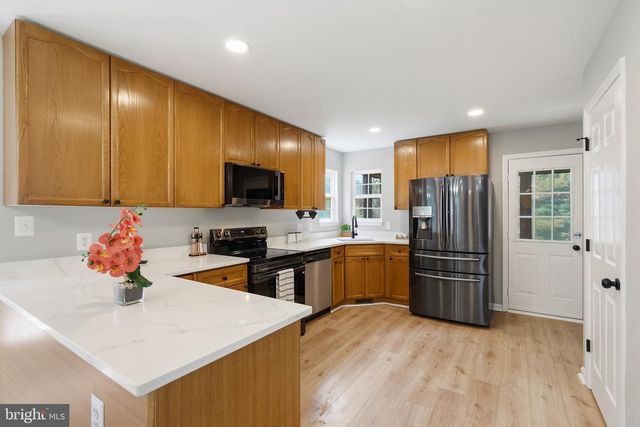 4 FALLING WATER CT, Fredericksburg, VA 22405