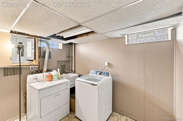 2950 Edsel Street, Trenton, MI 48183