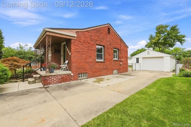 2950 Edsel Street, Trenton, MI 48183