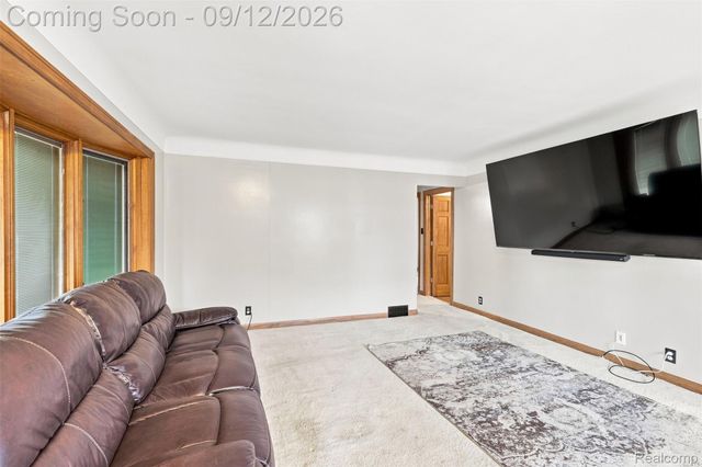 2950 Edsel Street, Trenton, MI 48183
