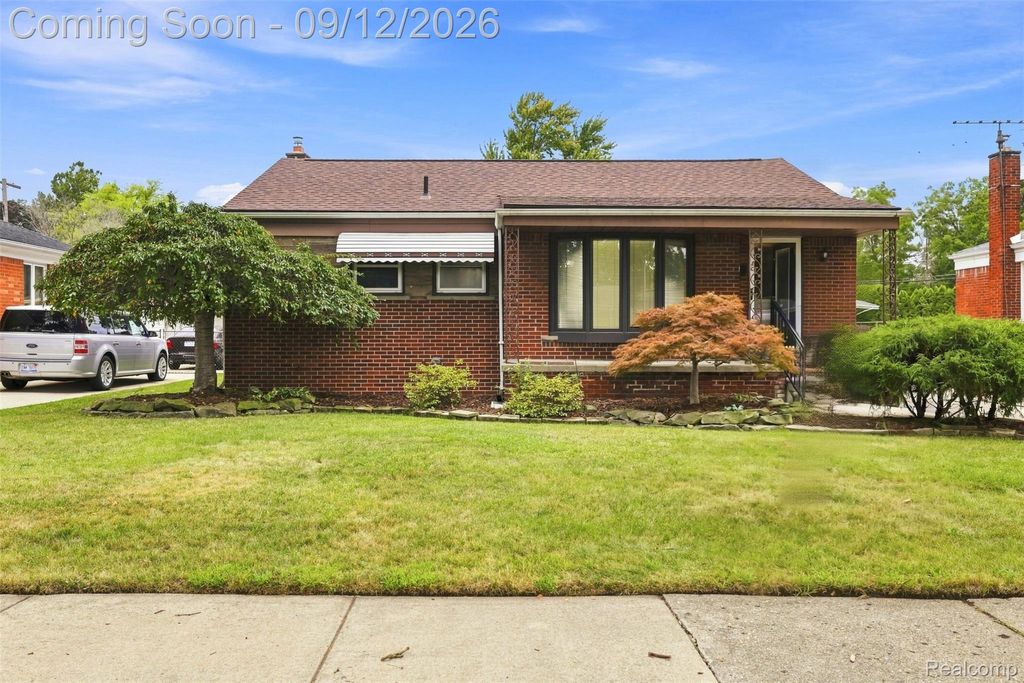 2950 Edsel Street, Trenton, MI 48183