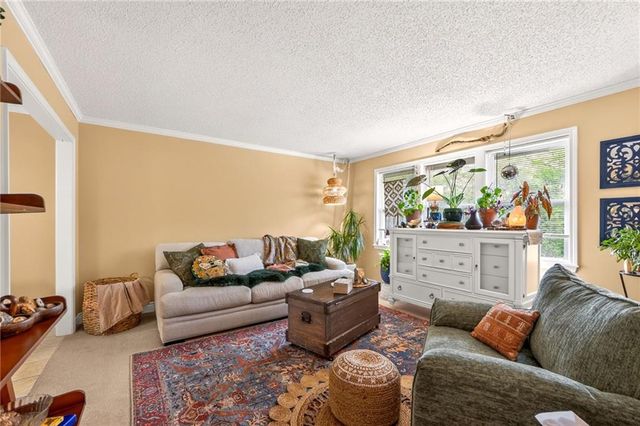 525 NE Noeleen Lane, Lee's Summit, MO 64086