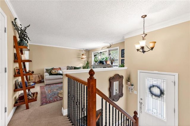 525 NE Noeleen Lane, Lee's Summit, MO 64086