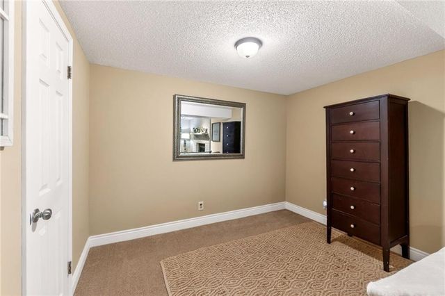 525 NE Noeleen Lane, Lee's Summit, MO 64086