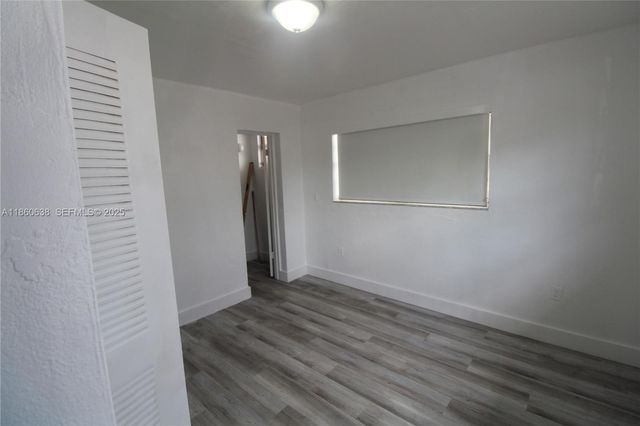 965 W 23rd Street, Hialeah, FL 33010