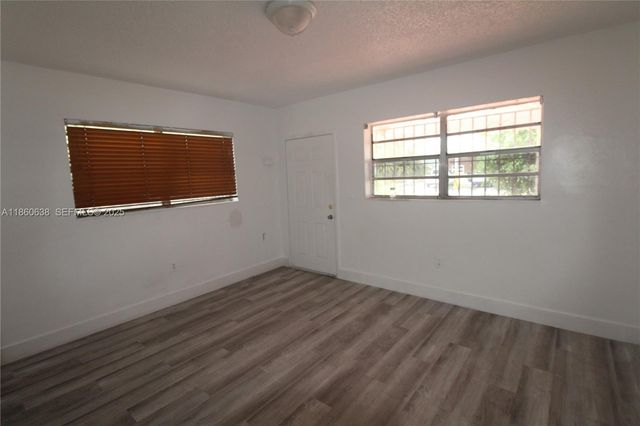 965 W 23rd Street, Hialeah, FL 33010